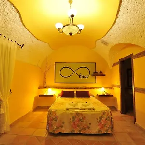 https://cuevas-la-granja.es-andalucia.com